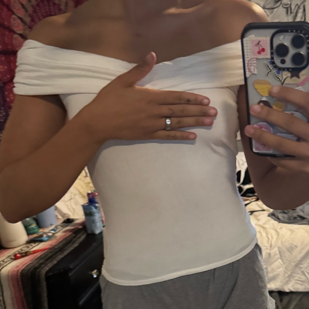 Off-Shoulder White Top - Picture 2 of 4